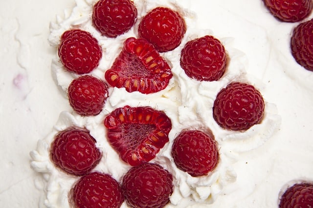 Mousse de fromage blanc et framboises