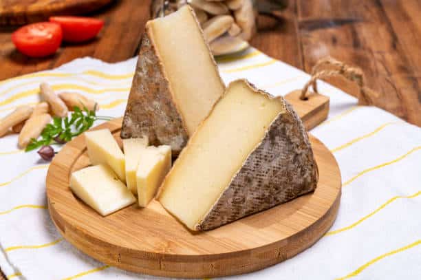 Où est fabriquée la Tomme de Savoie ?